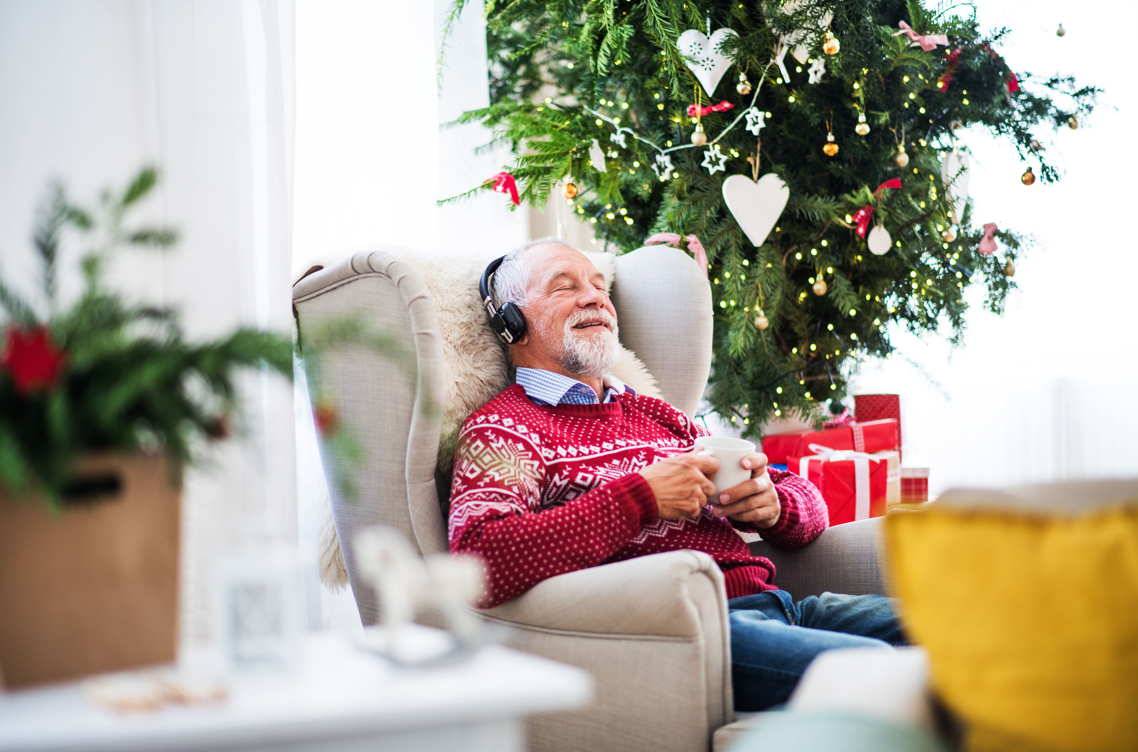 Top Holiday Gifts for a Senior with Dementia - Bethesda